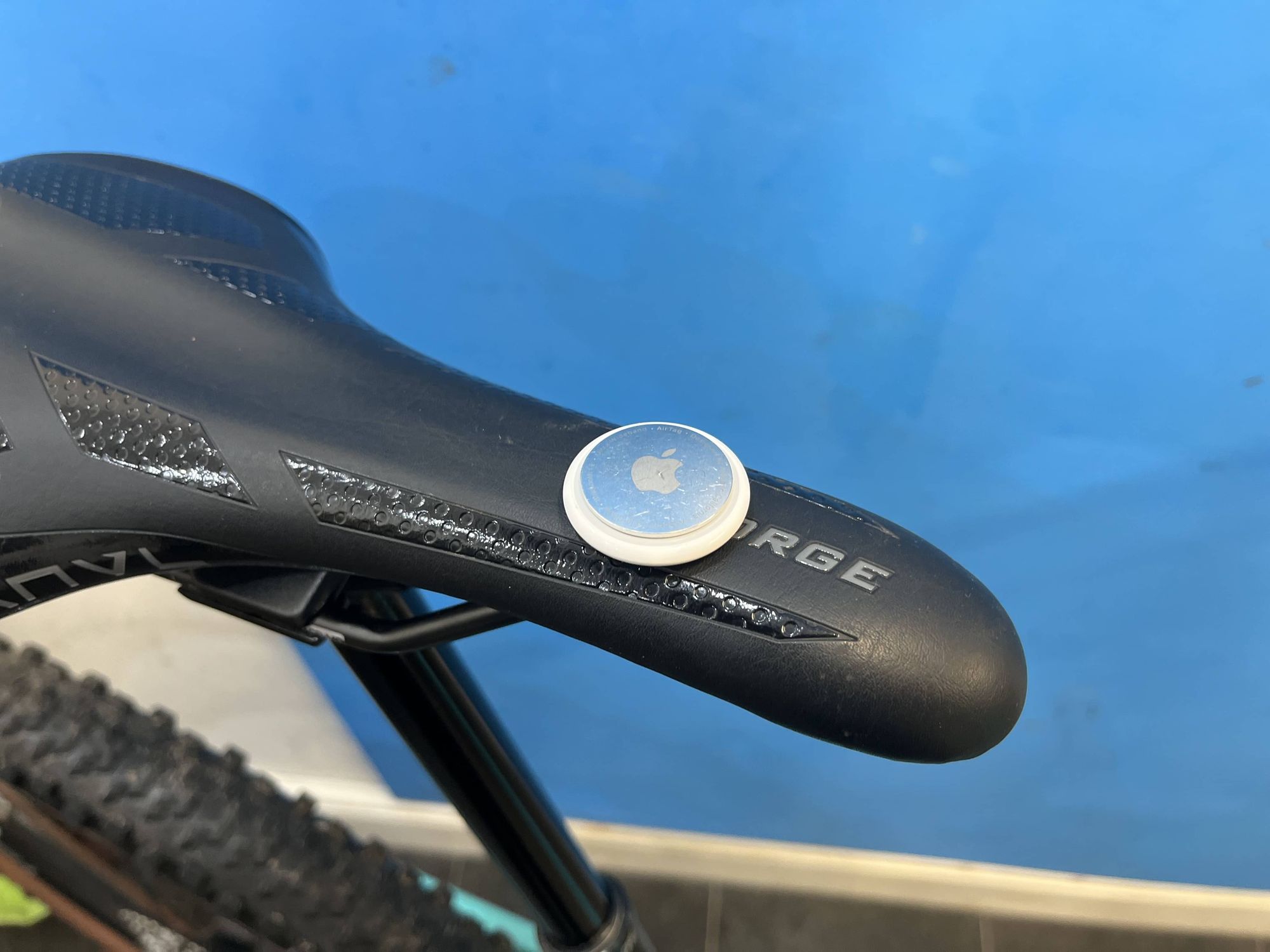 A Comprehensive Guide to Using Apple Air Tags for Cyclists